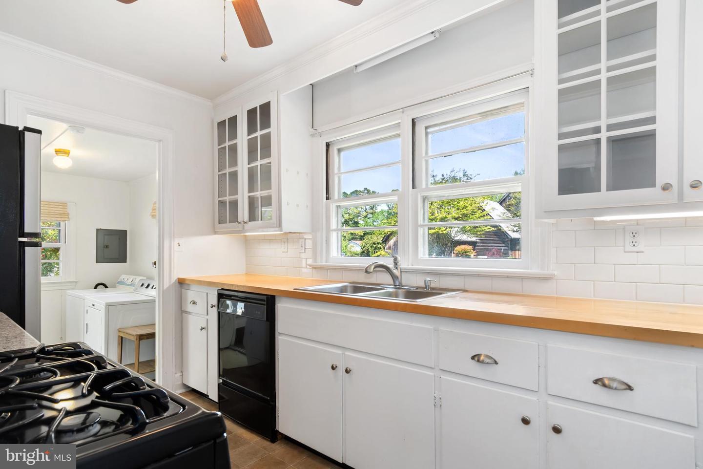 415 Arbor Pl