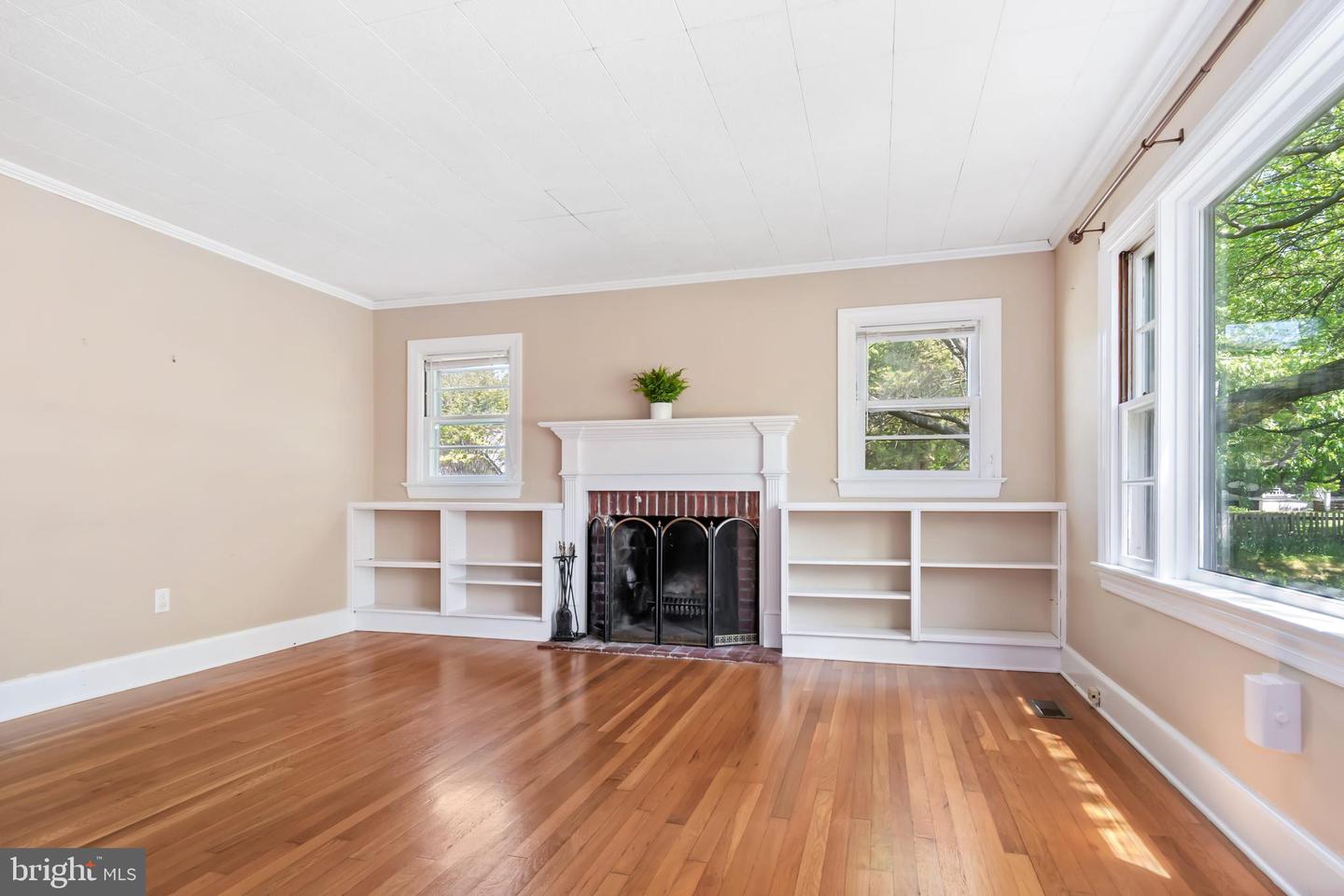 415 Arbor Pl