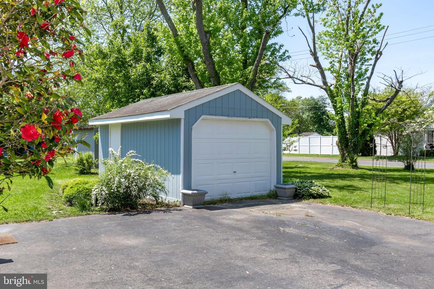 415 Arbor Pl