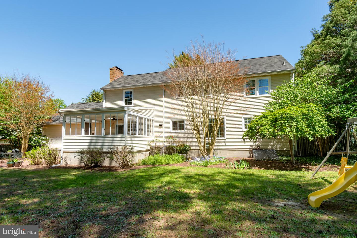 112 W Oak Ave