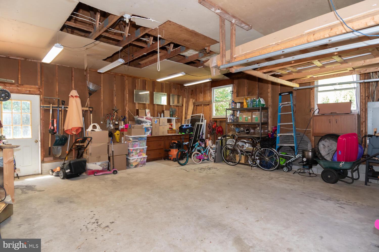 112 W Oak Ave