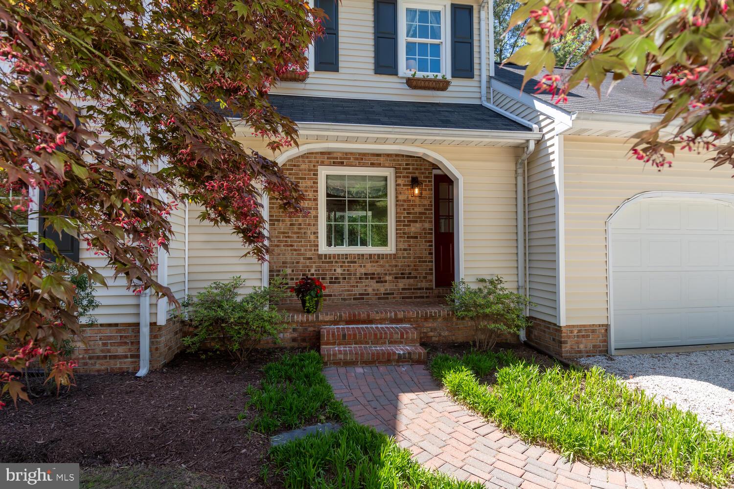 112 W Oak Ave