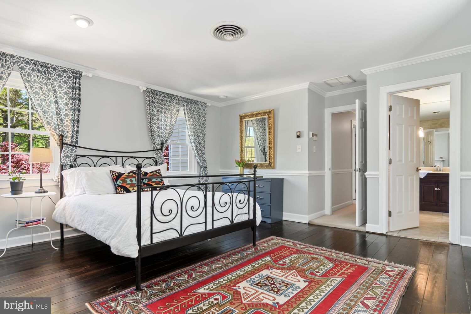 112 W Oak Ave