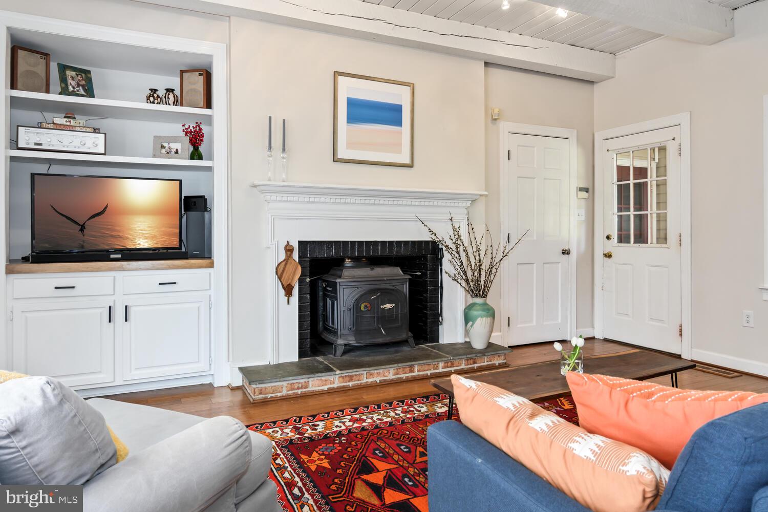 112 W Oak Ave
