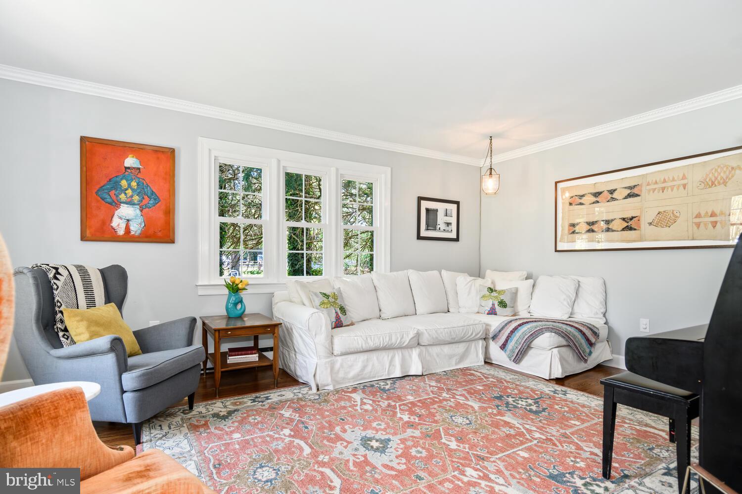 112 W Oak Ave