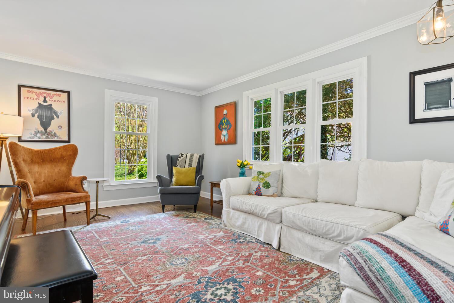 112 W Oak Ave