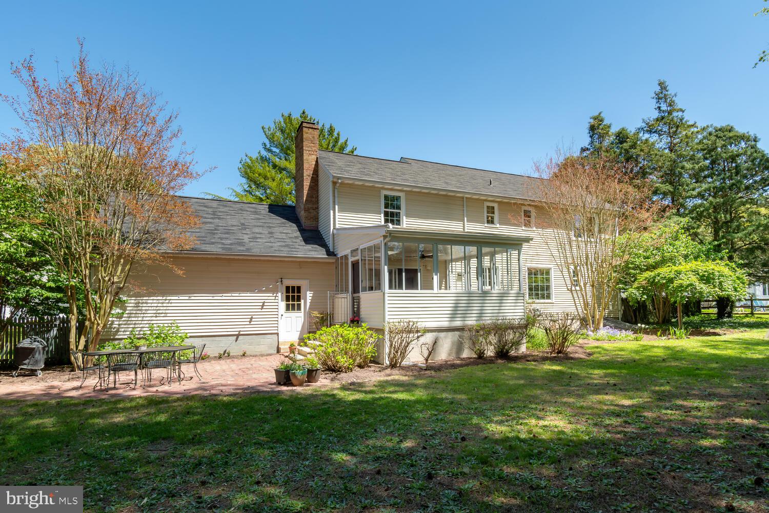 112 W Oak Ave