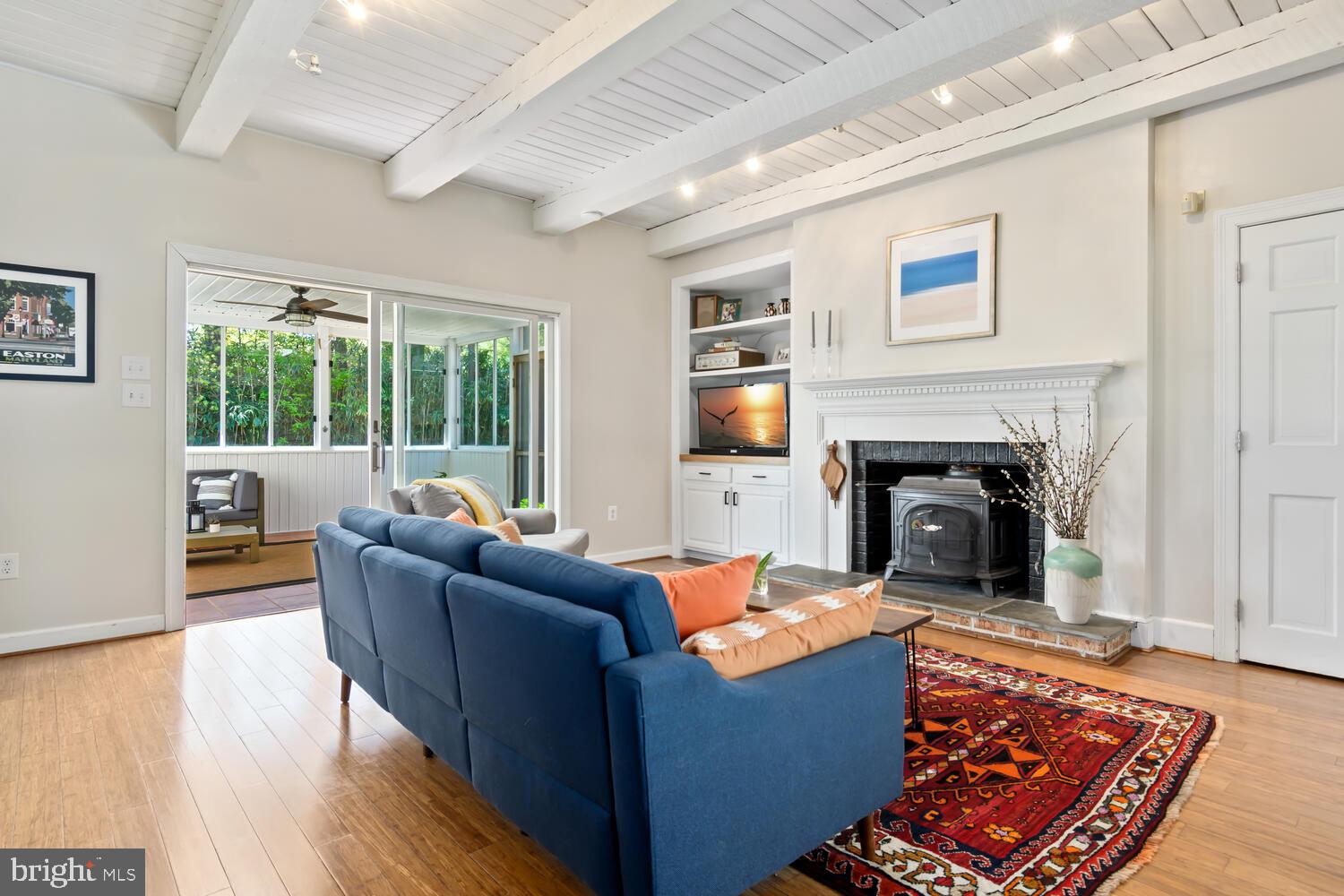112 W Oak Ave