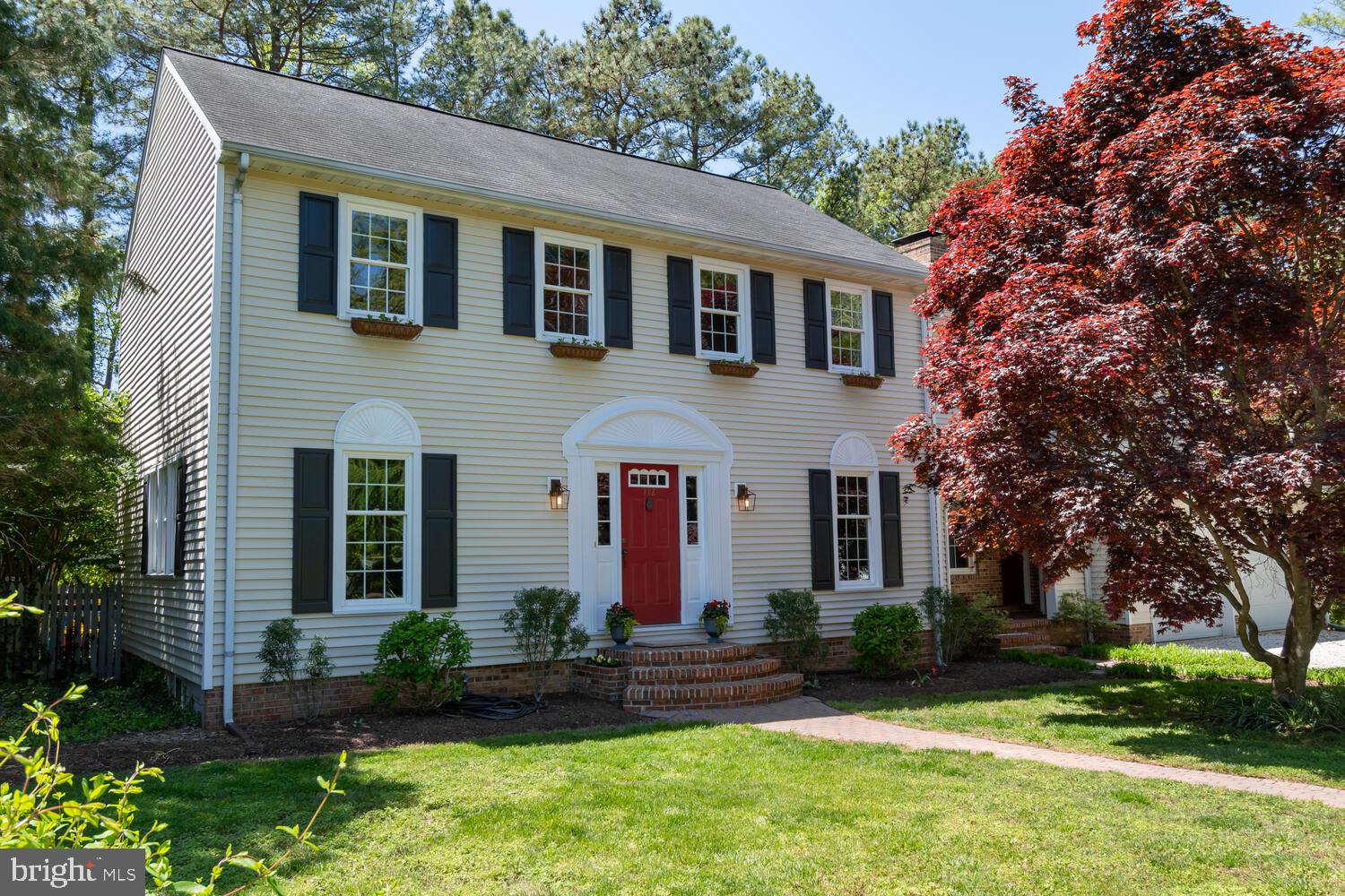 112 W Oak Ave