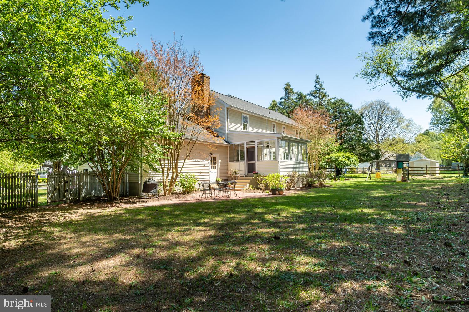 112 W Oak Ave
