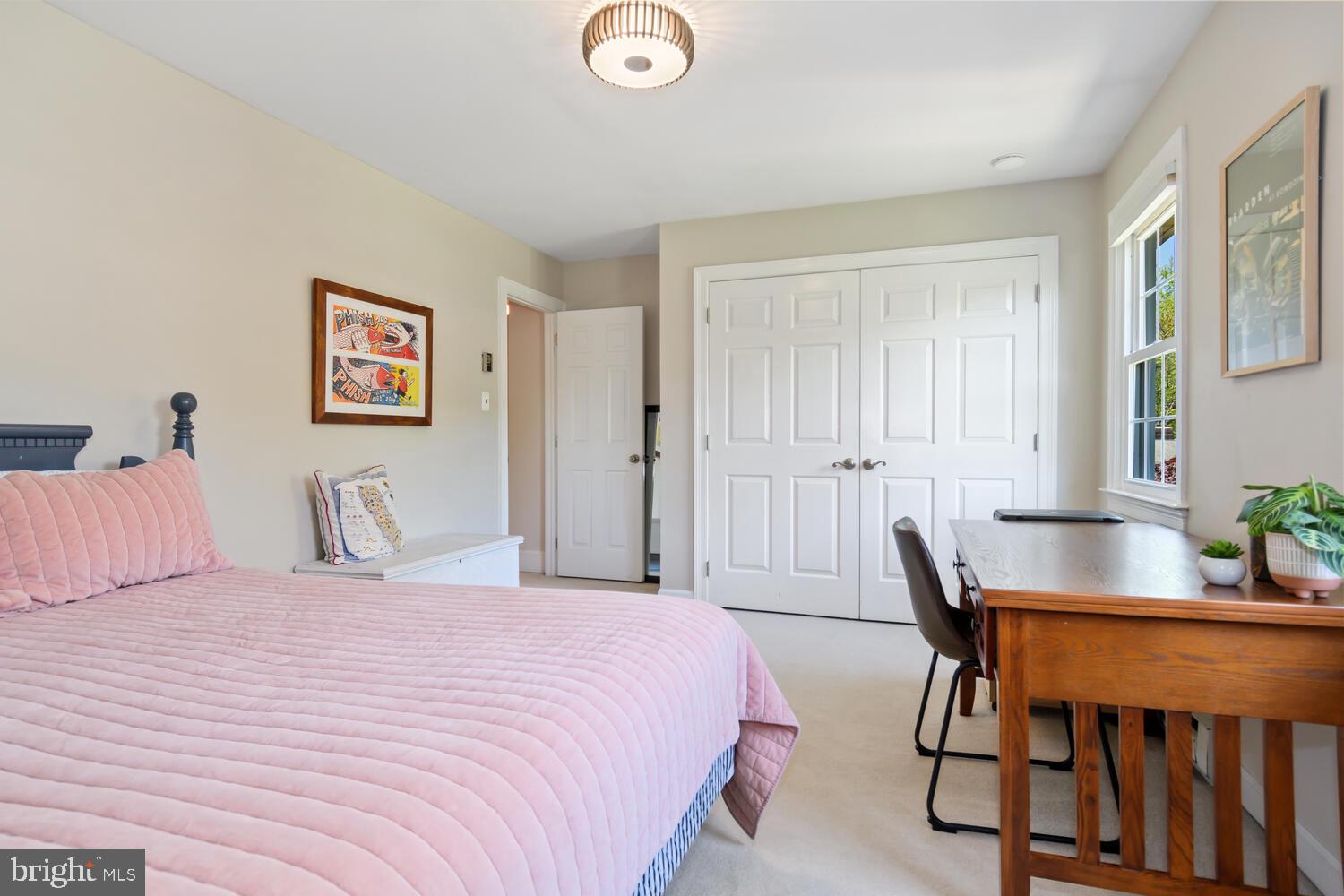 112 W Oak Ave