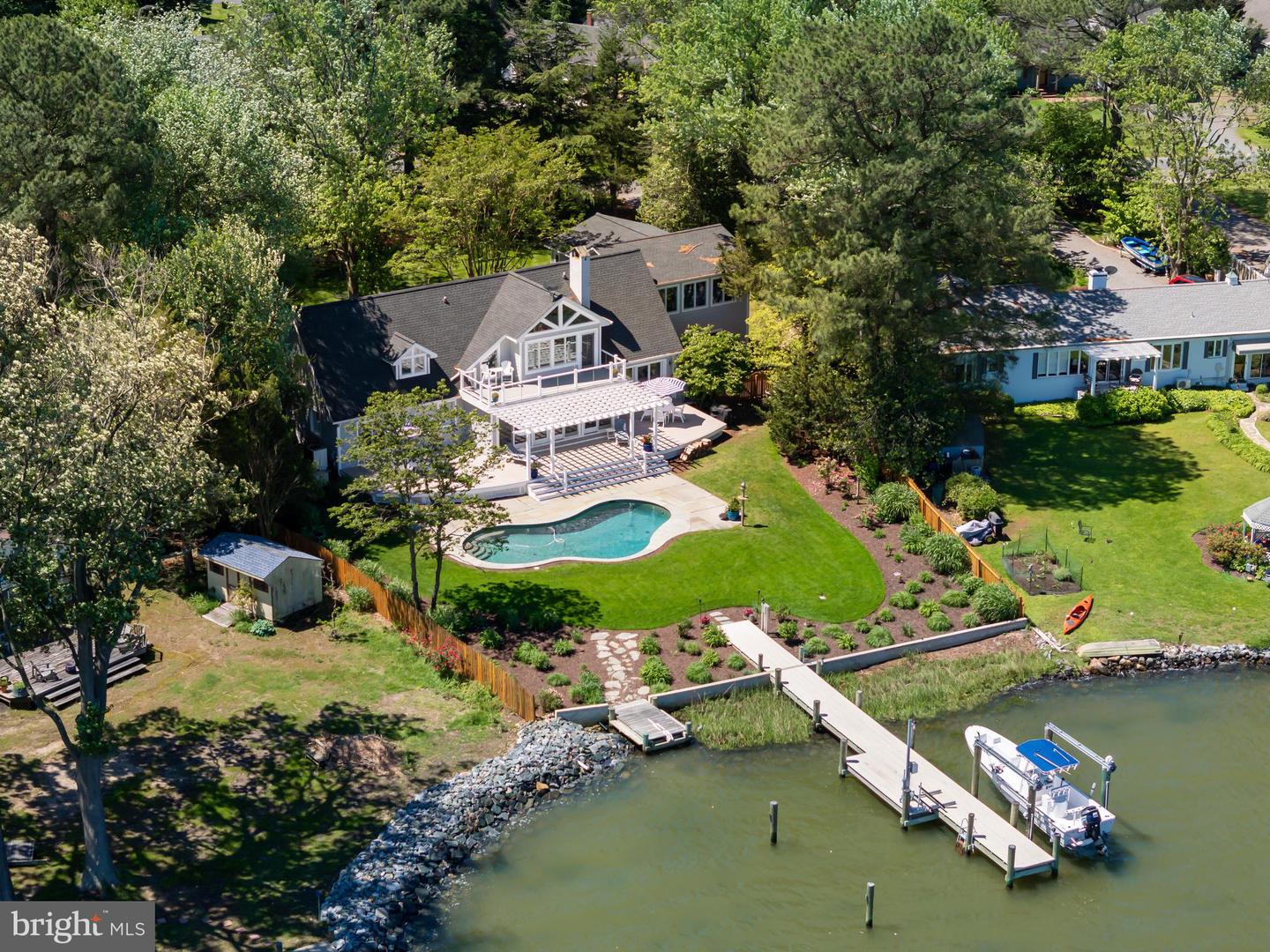 601 Cove Rd