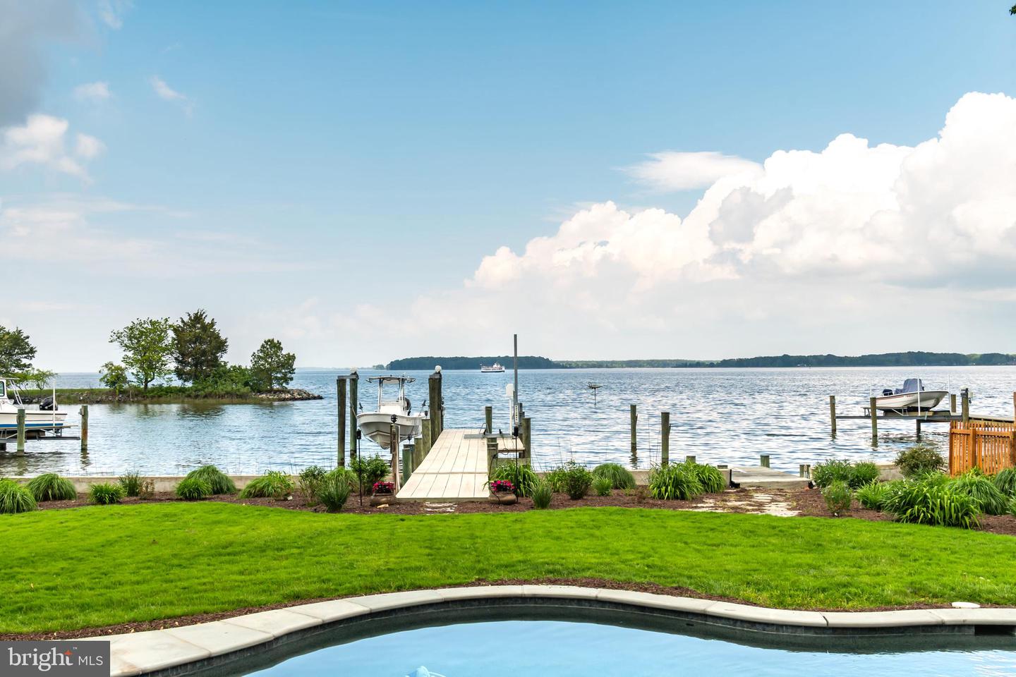 601 Cove Rd