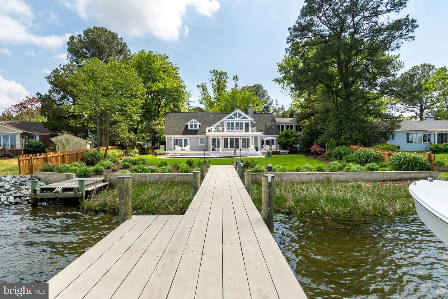 601 Cove Rd