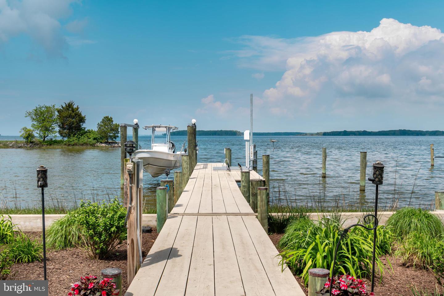 601 Cove Rd