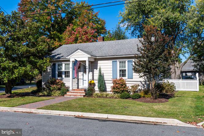 111 W Maple Ave