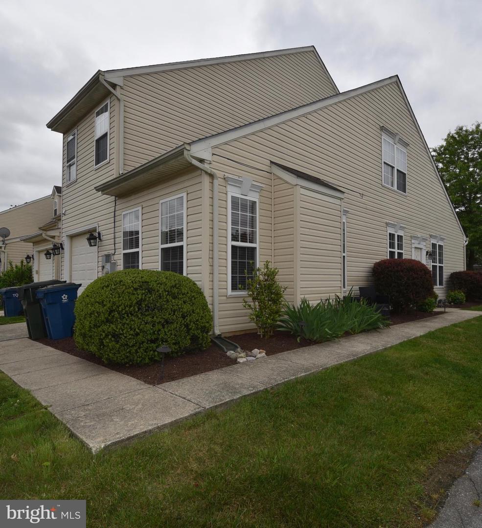 401 Leontyne Pl