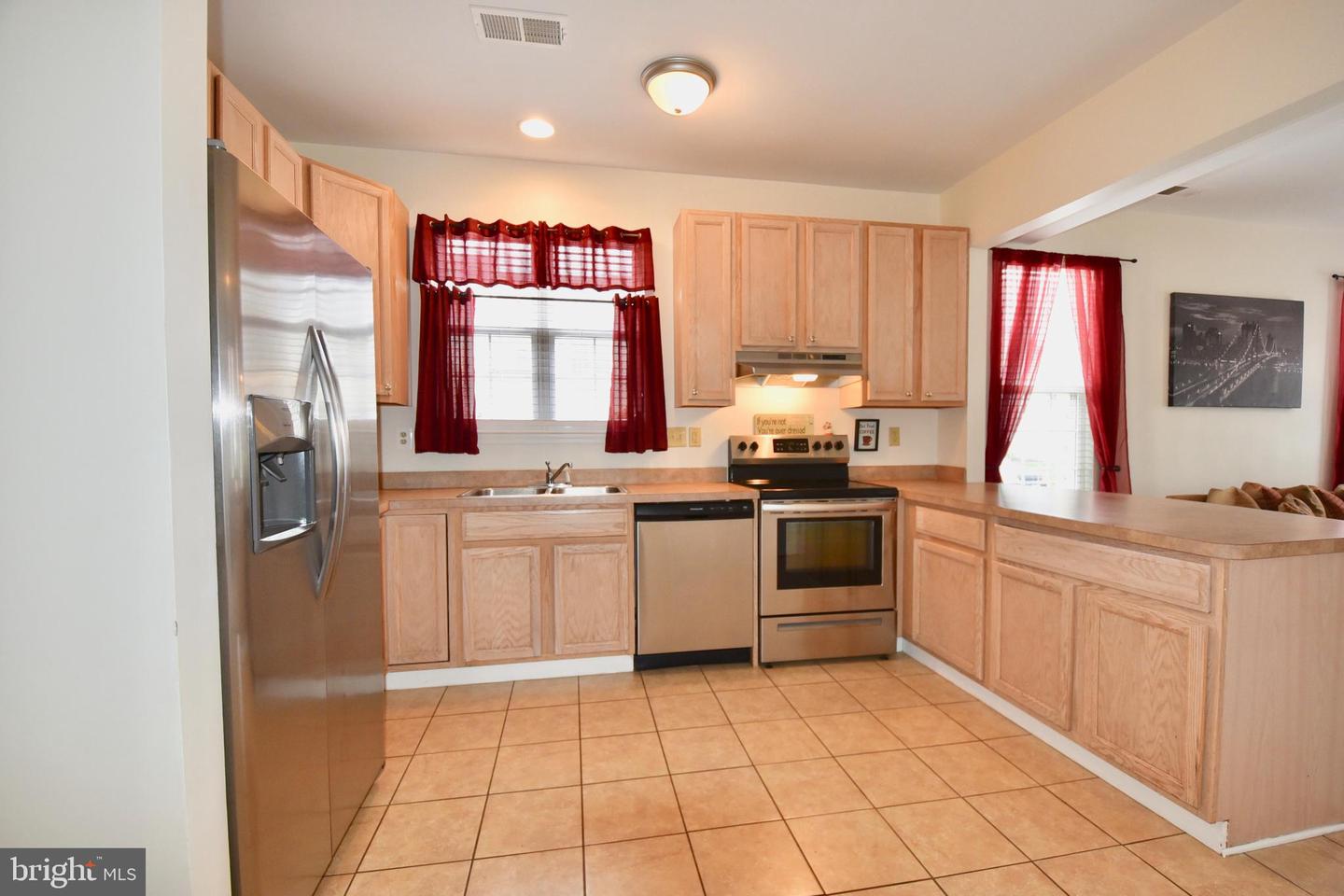 401 Leontyne Pl