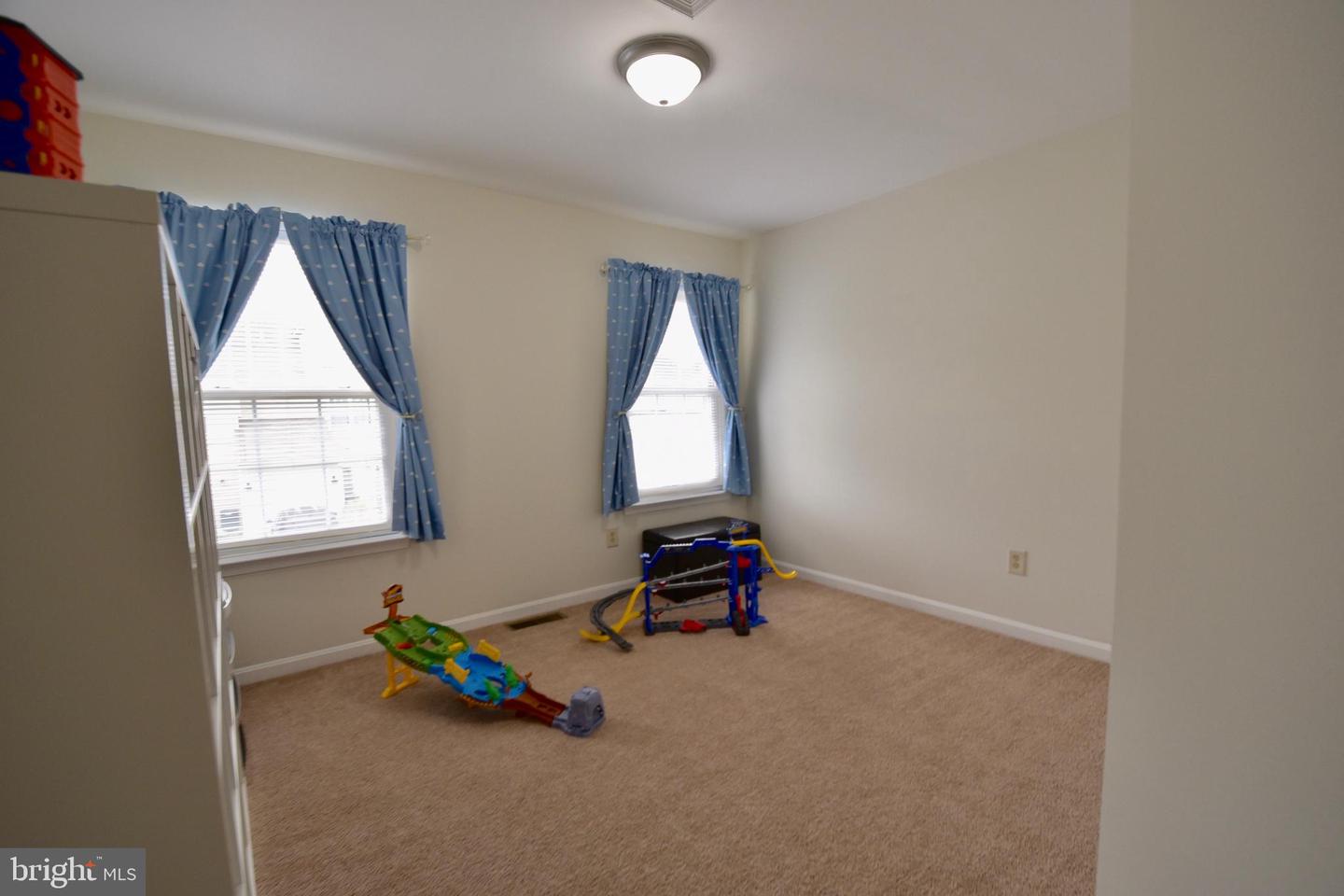 401 Leontyne Pl