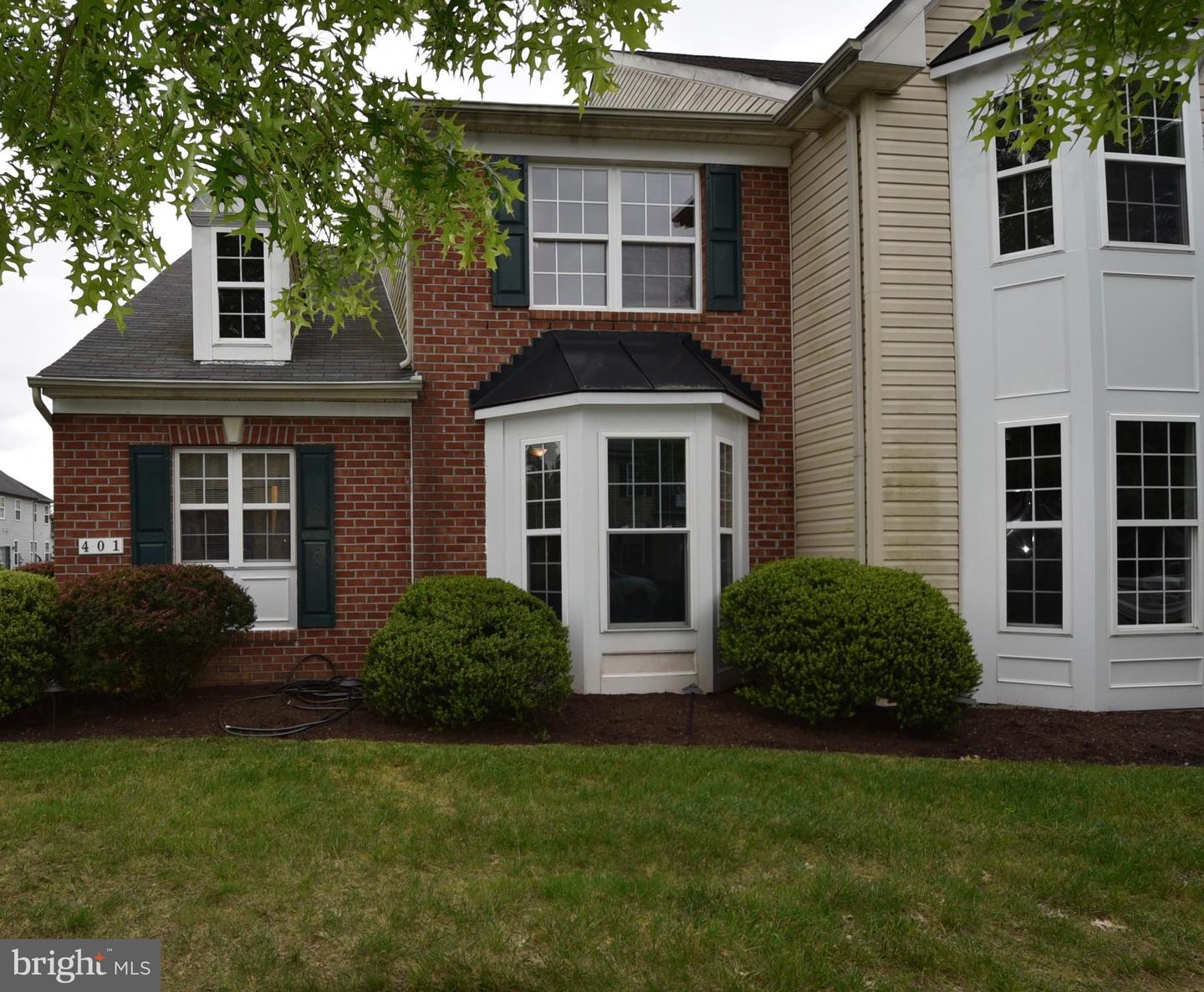 401 Leontyne Pl