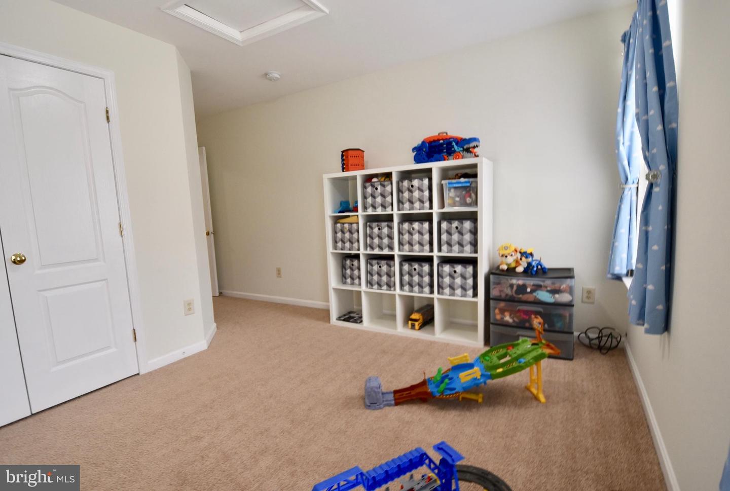 401 Leontyne Pl