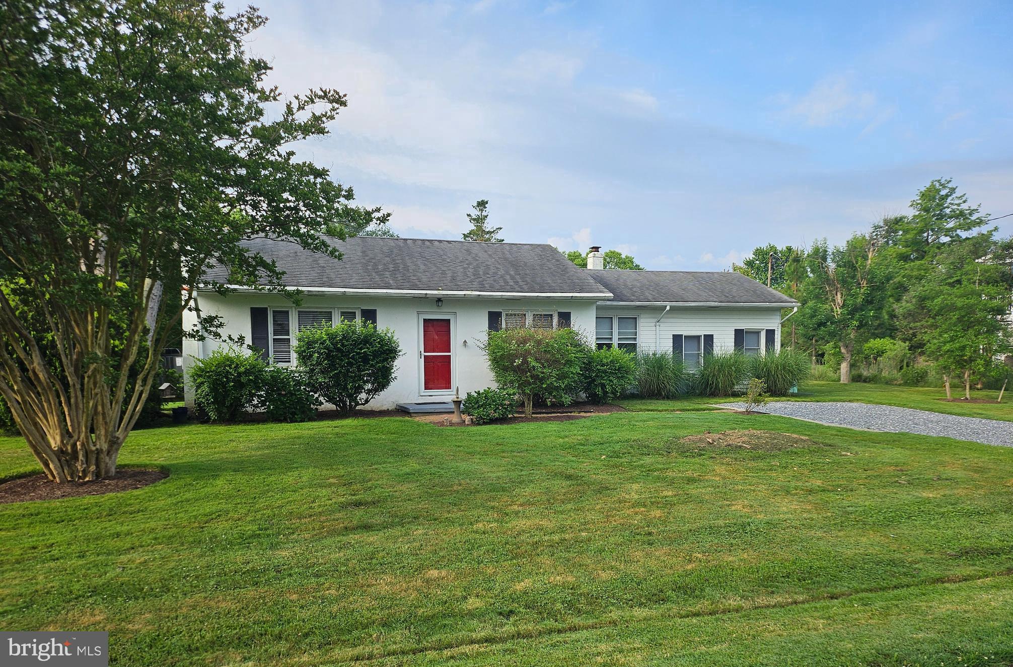 102 Riverview Ave