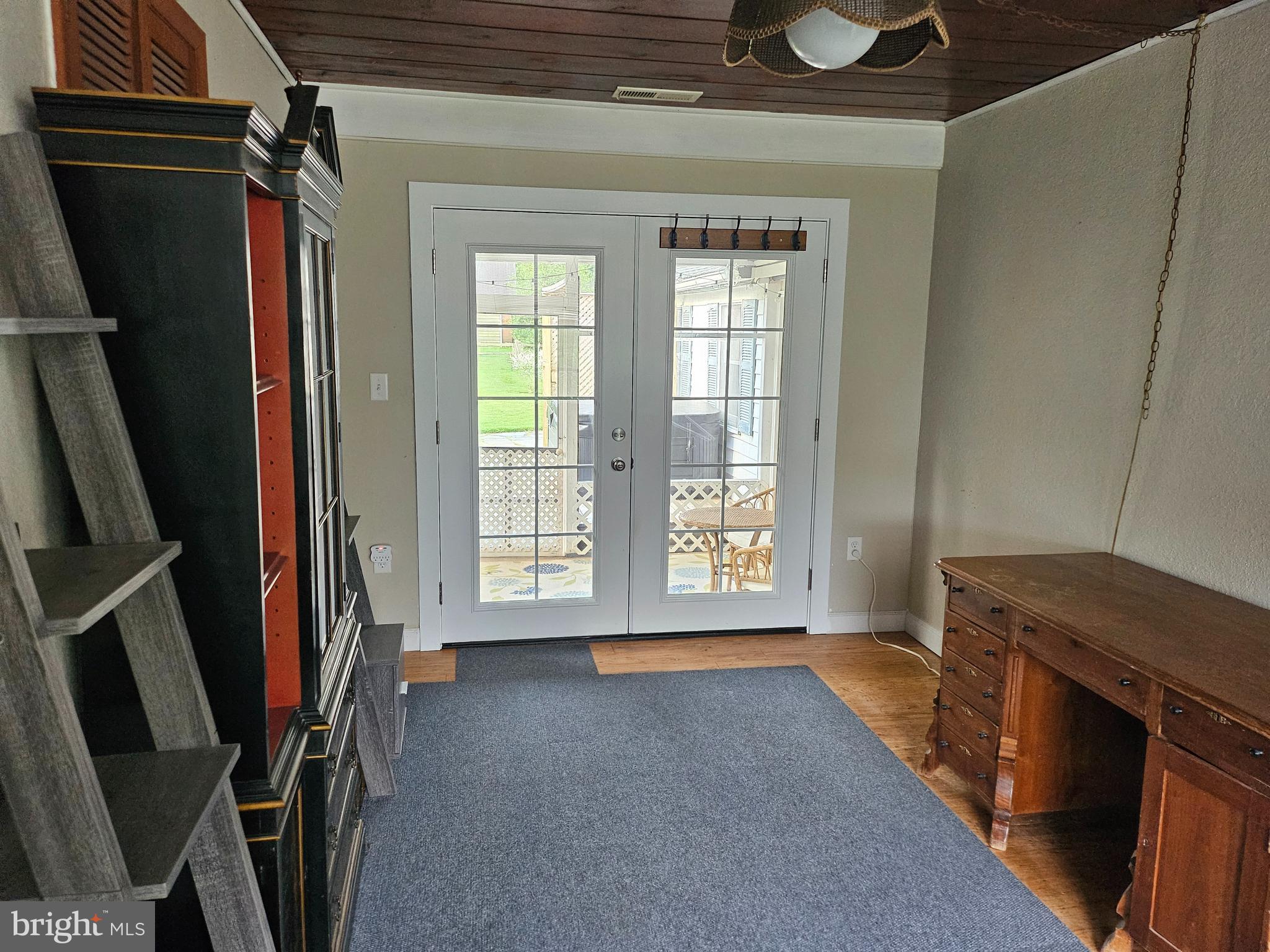 102 Riverview Ave