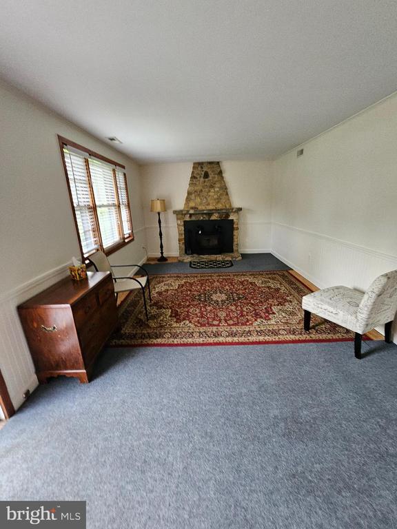 102 Riverview Ave