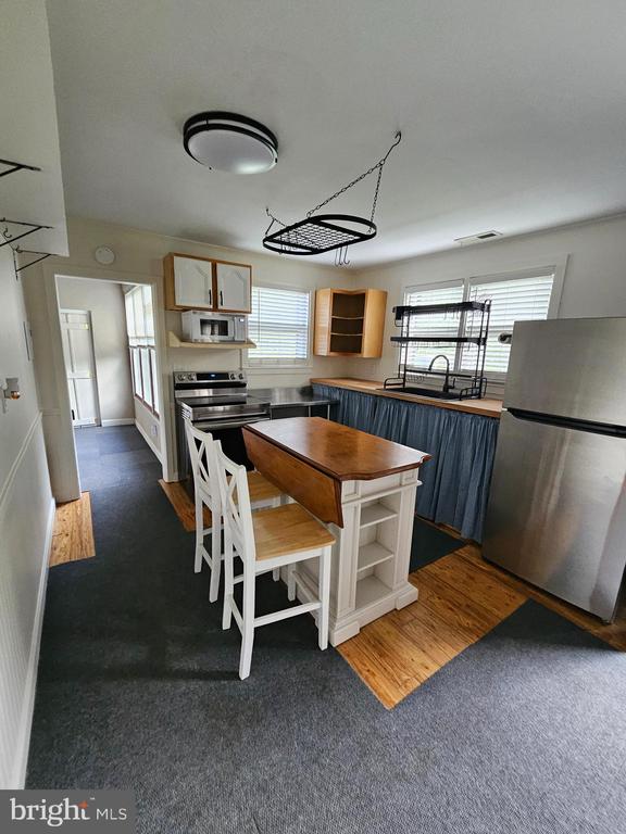 102 Riverview Ave