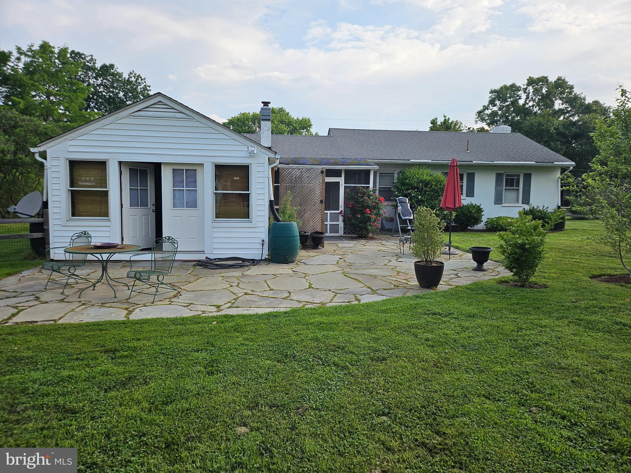 102 Riverview Ave