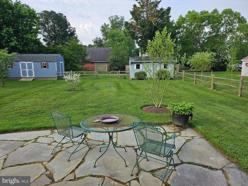 102 Riverview Ave
