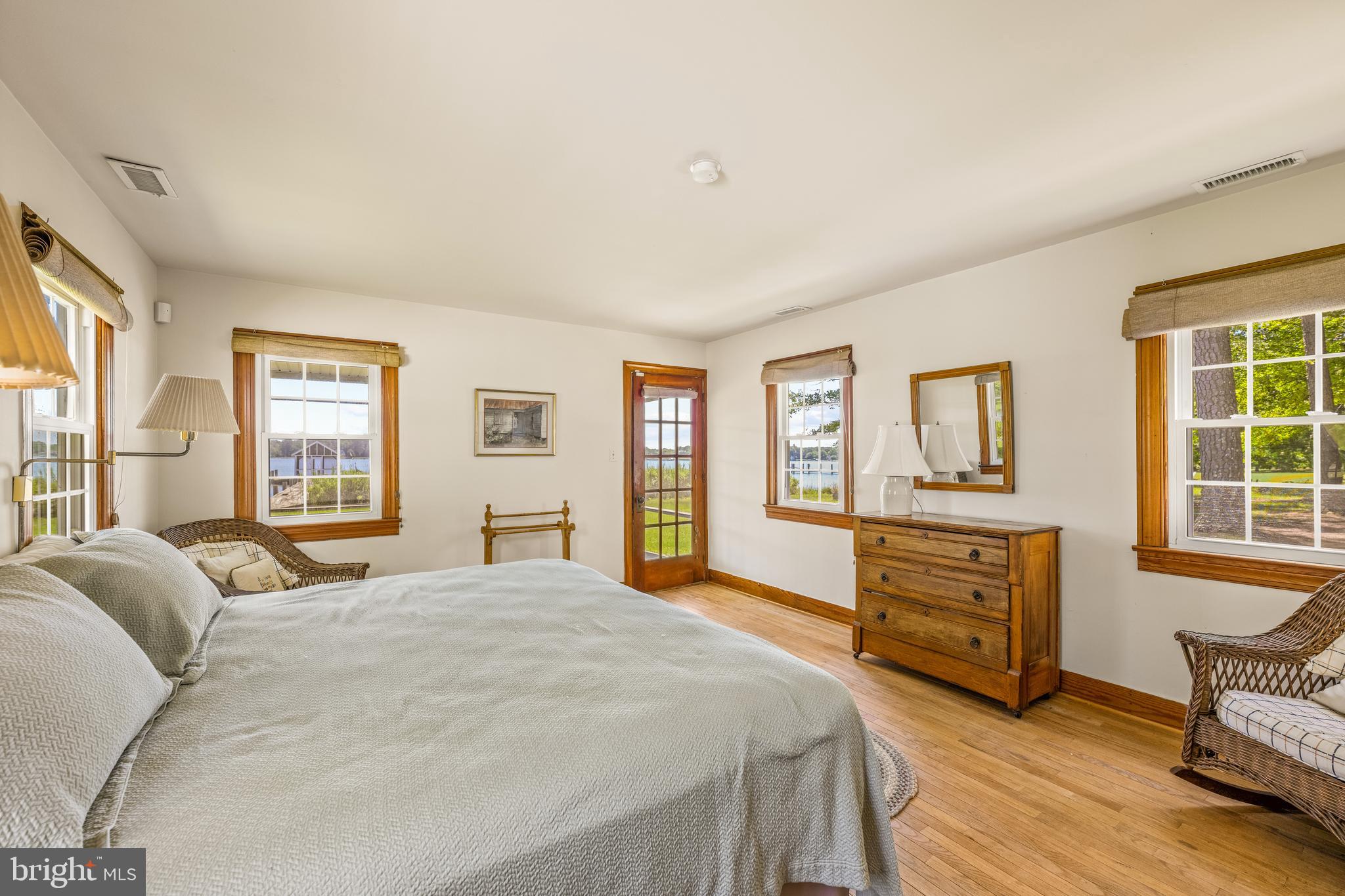 26813 Miles River Rd