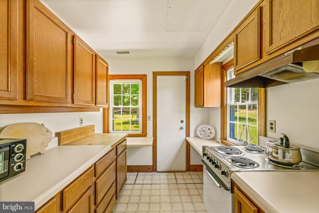26813 Miles River Rd