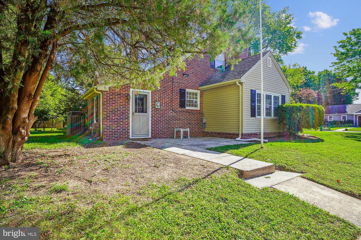 701 Elizabeth St