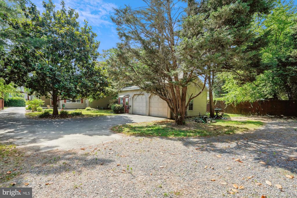308 Fall Ln