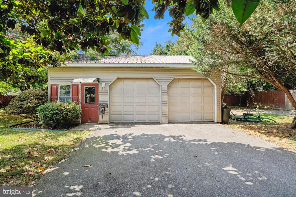 308 Fall Ln