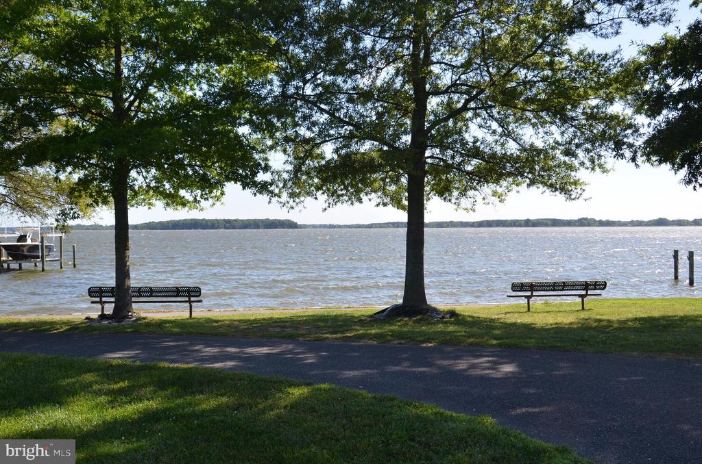 913 Riverview Ter