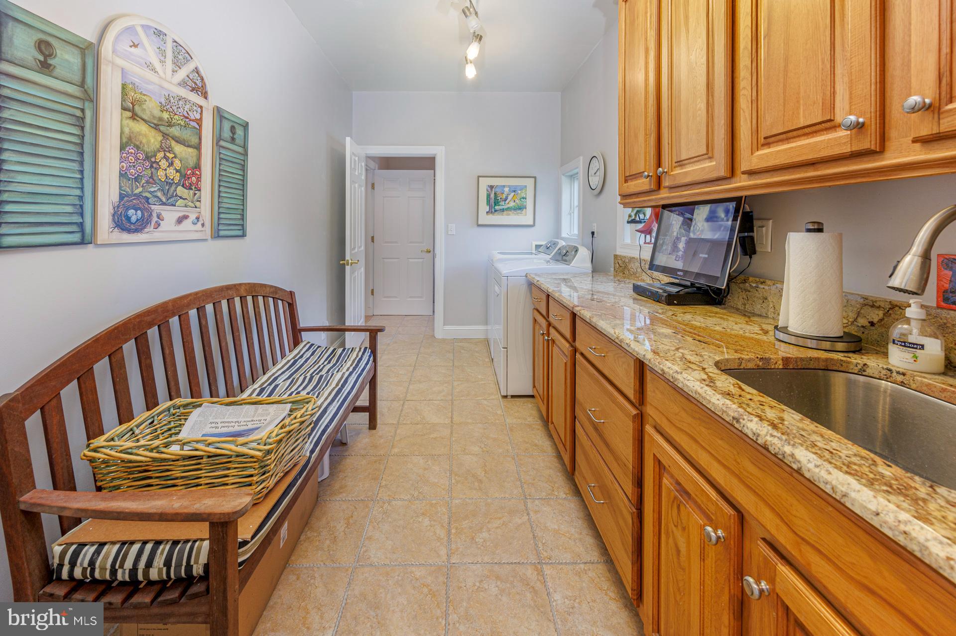 24917 W Ferry Neck Rd