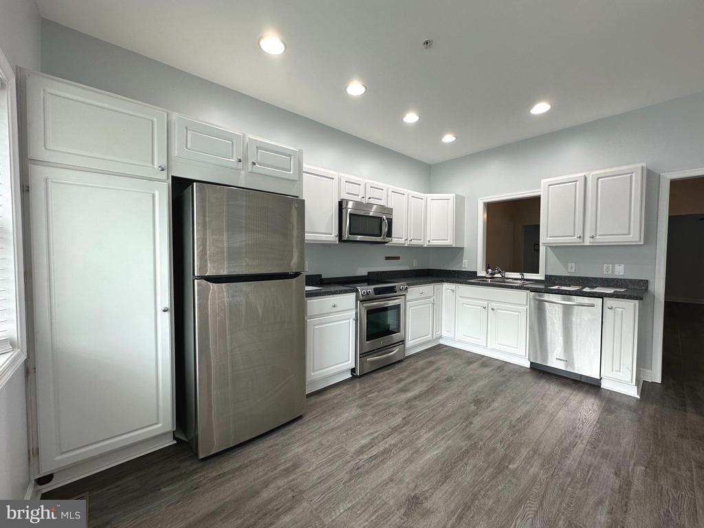 28447 Pinehurst Cir