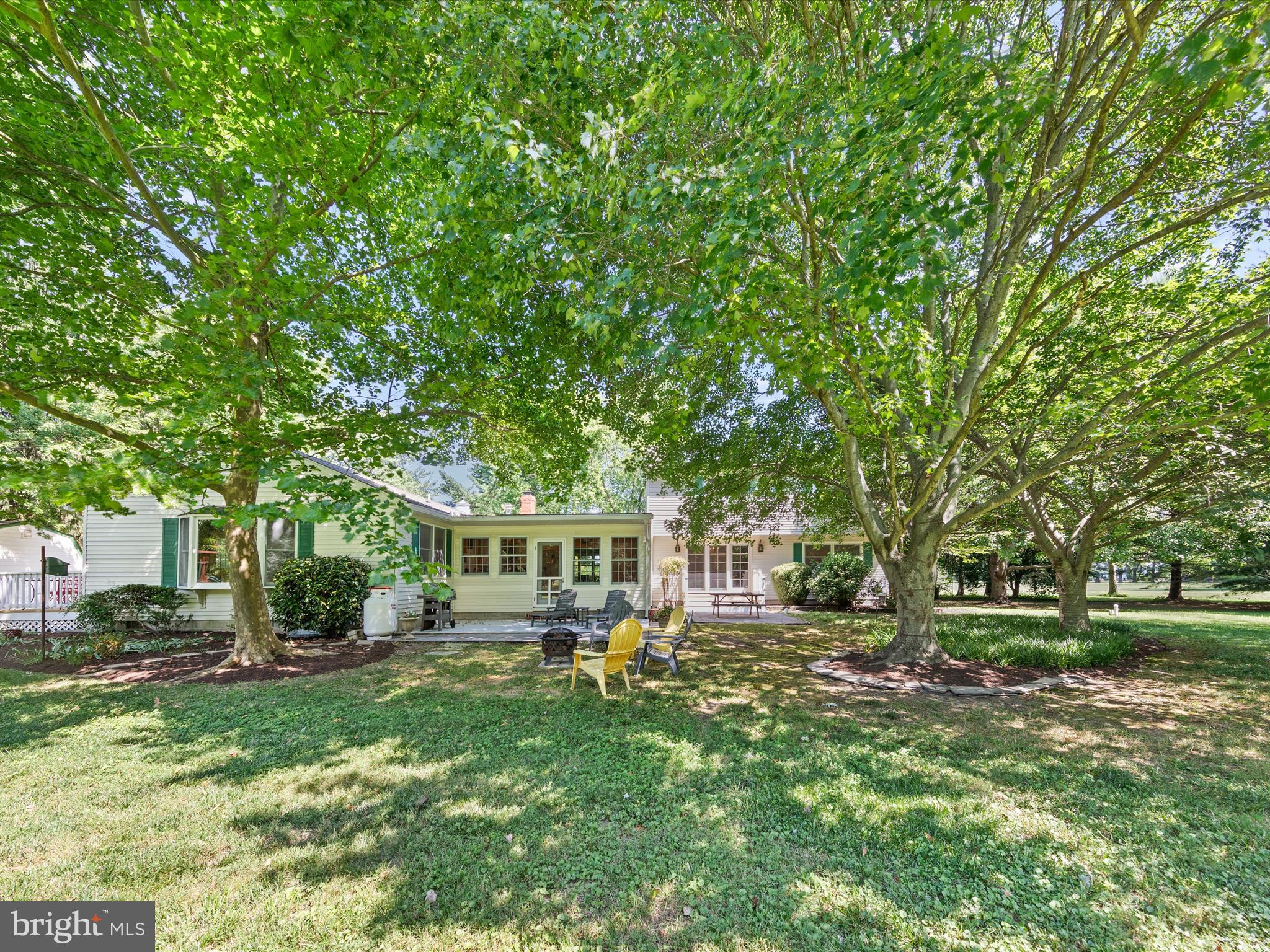 6343 Canterbury Dr