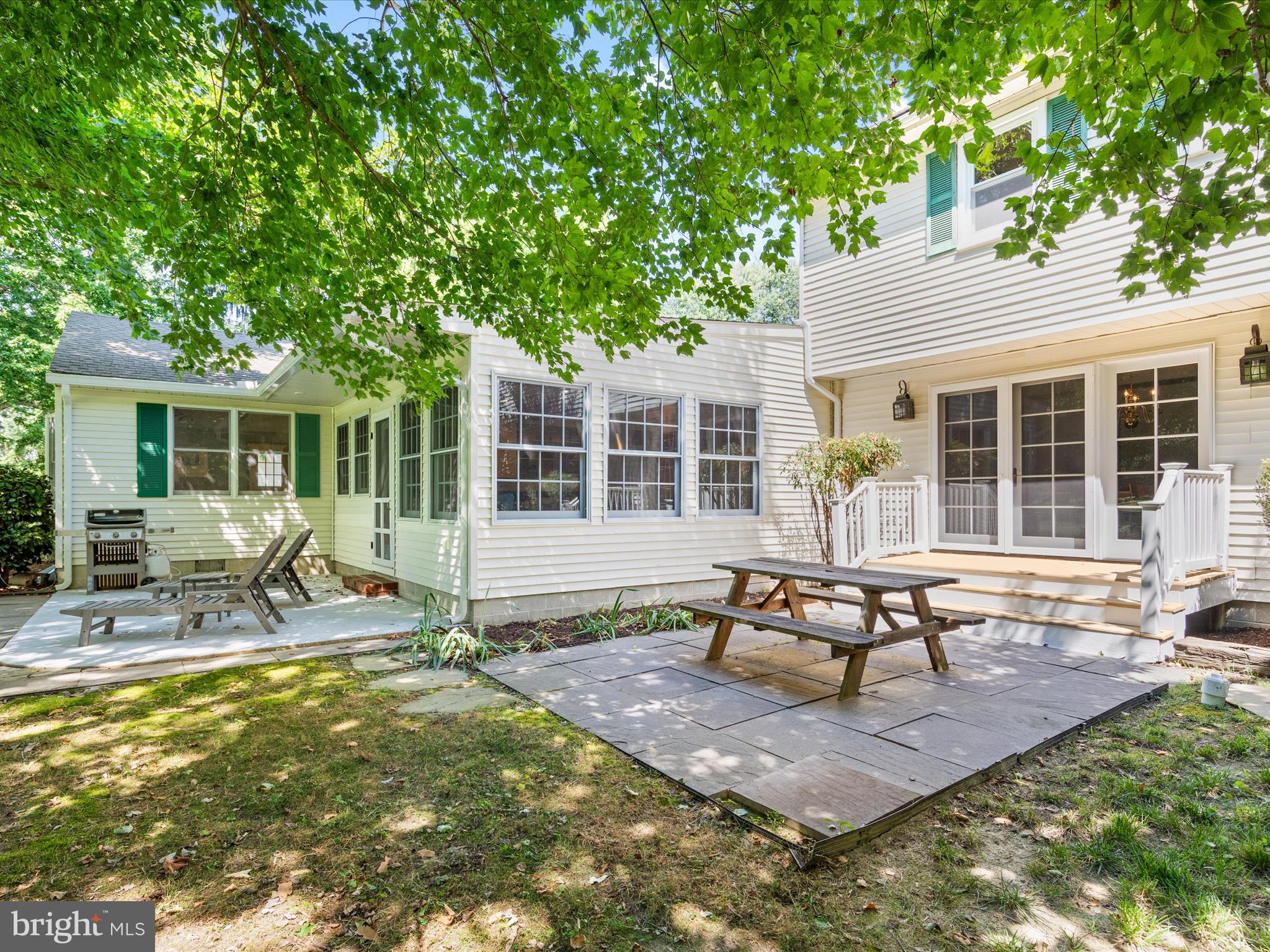 6343 Canterbury Dr