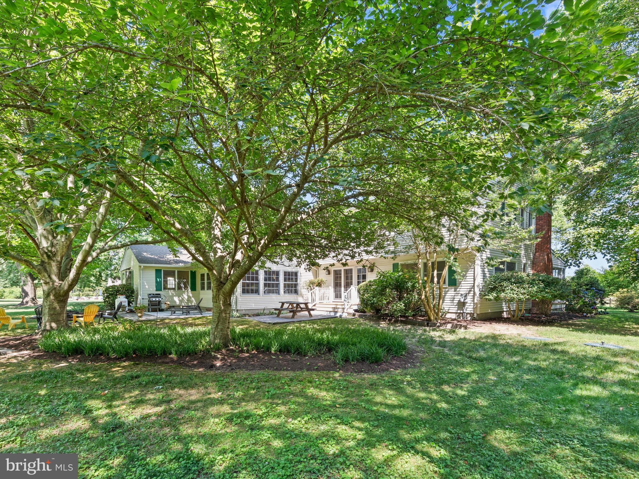 6343 Canterbury Dr