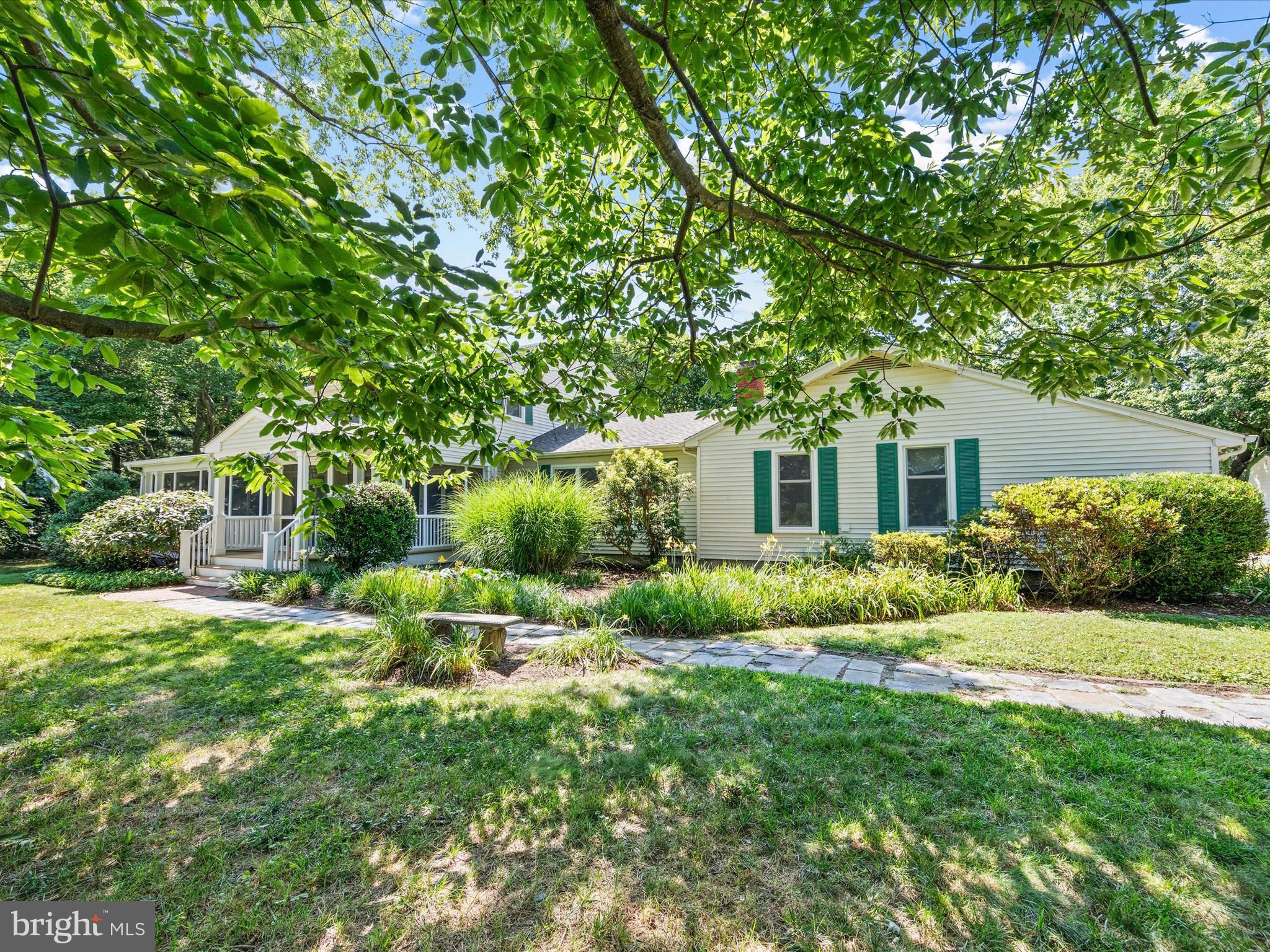6343 Canterbury Dr
