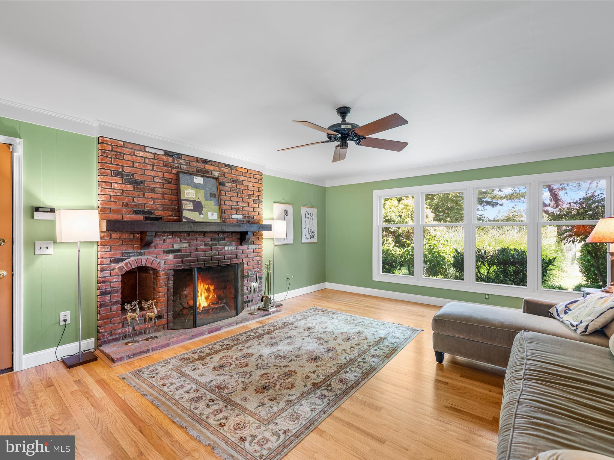 6343 Canterbury Dr