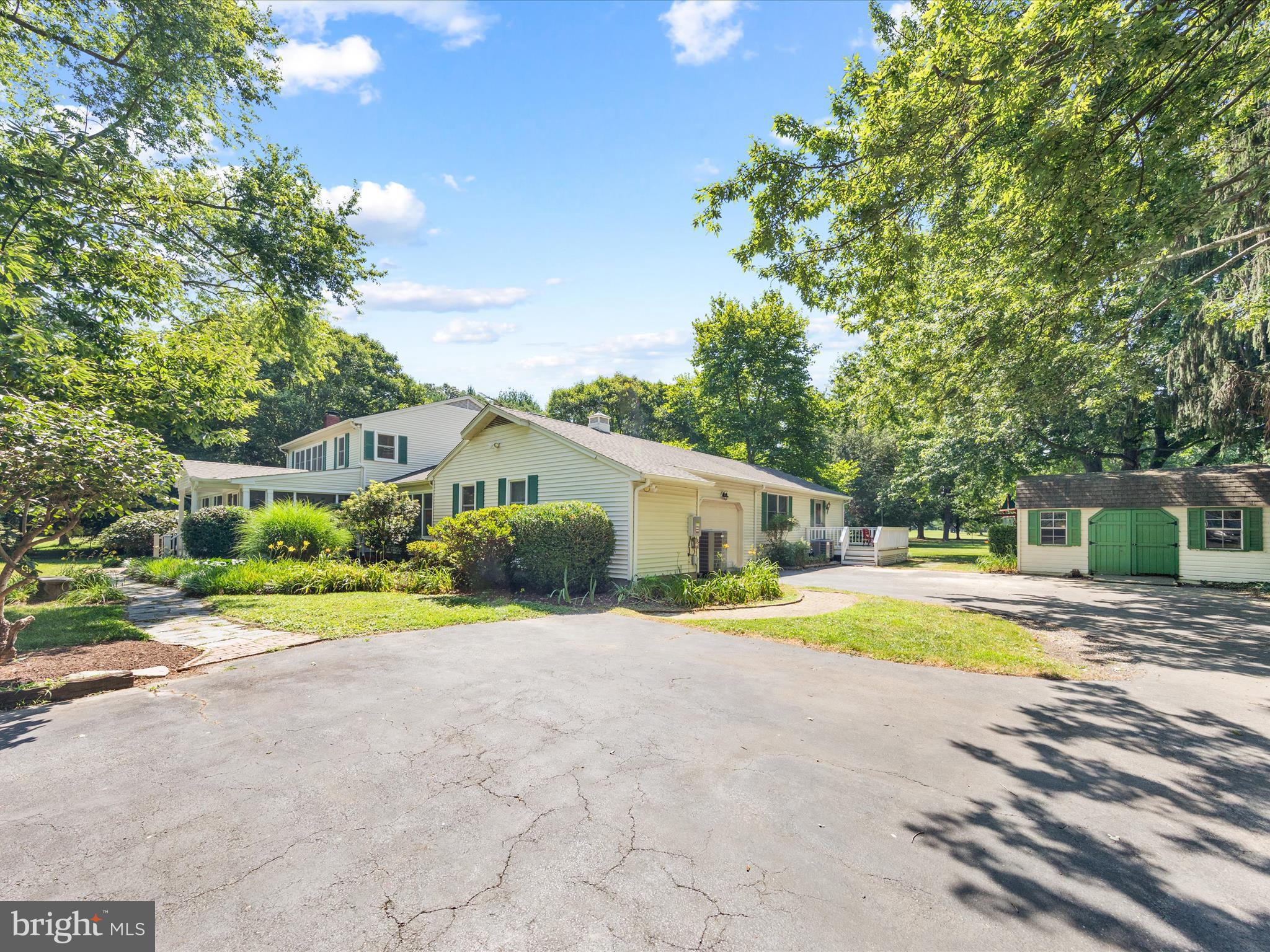 6343 Canterbury Dr