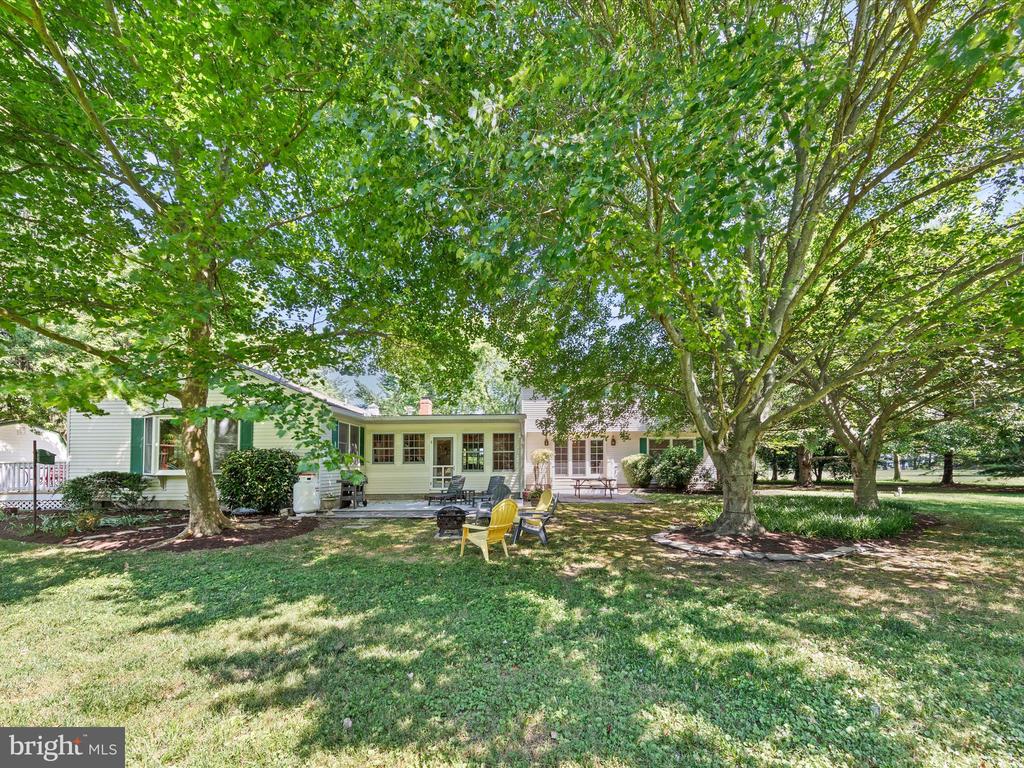 6343 Canterbury Dr