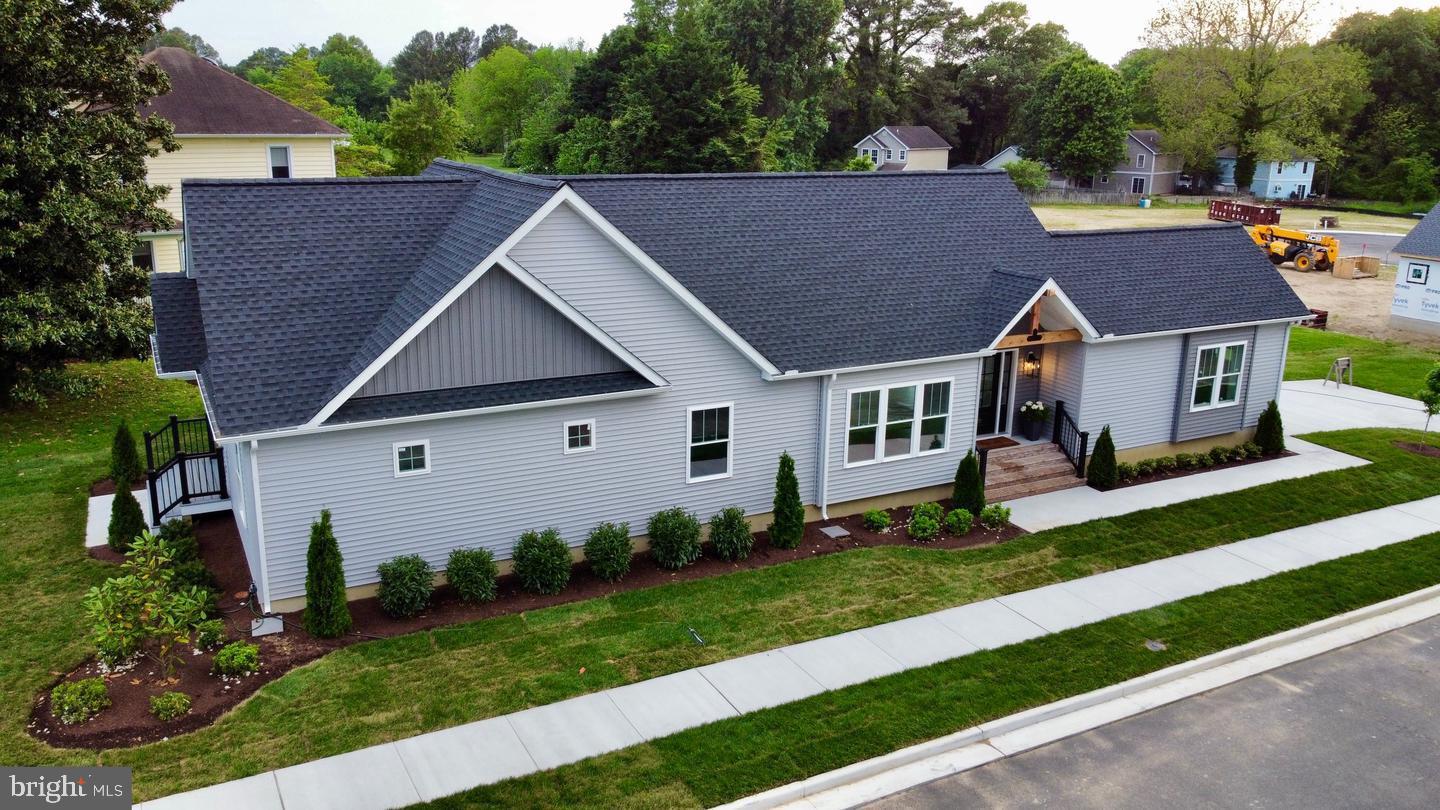 6 Sandy Ln