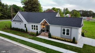 6 Sandy Ln
