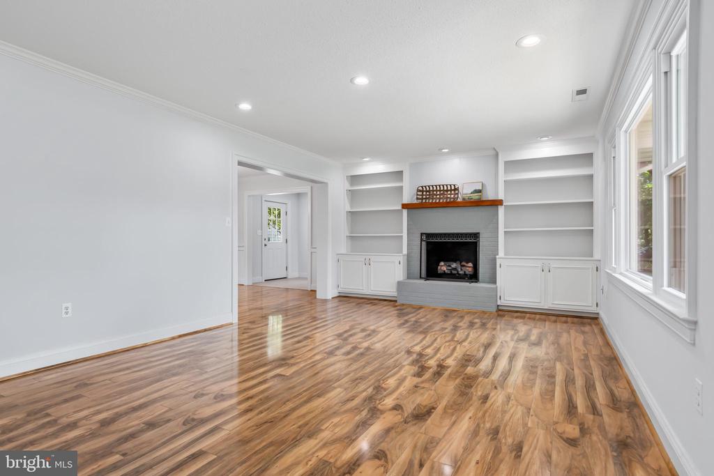 26306 Royal Oak Rd