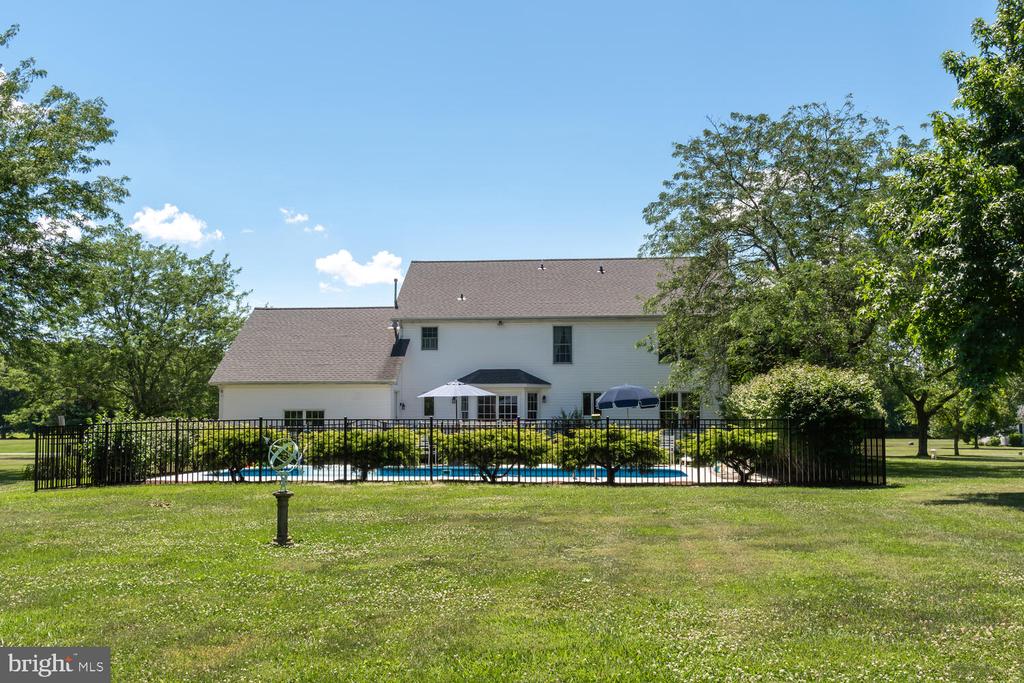 9160 Fox Meadow Ln